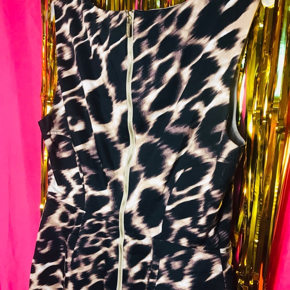 Selling size 8 Calvin Klein leopard print dress. - Picture 9 of 10